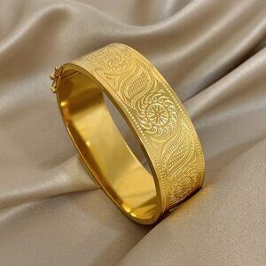 Vintage Style Sunflower Engraved Stainless Steel 18k Gold Plated Bracelet Bangle